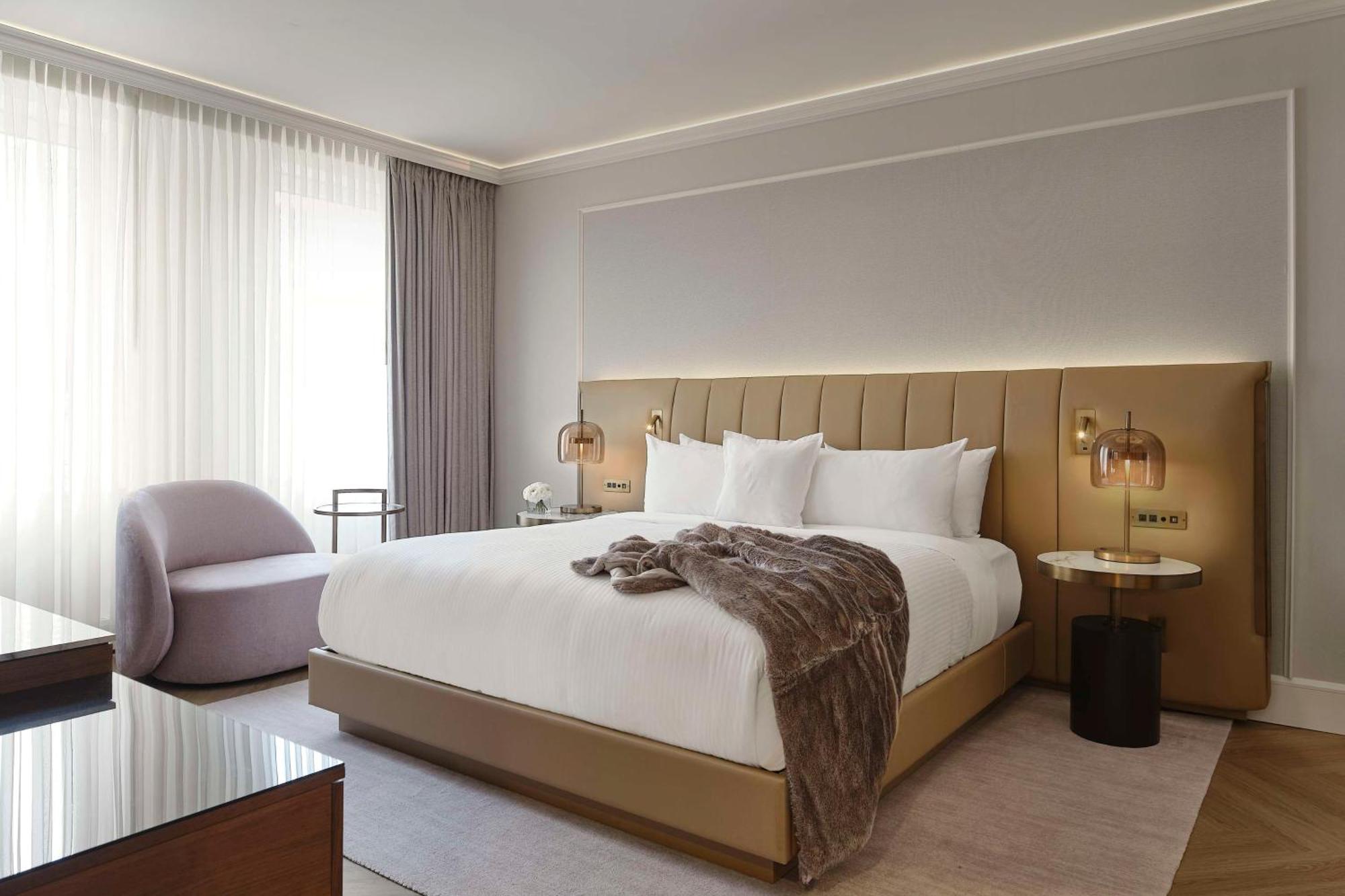 Vogue Hotel Montreal Downtown, Curio Collection By Hilton Ngoại thất bức ảnh