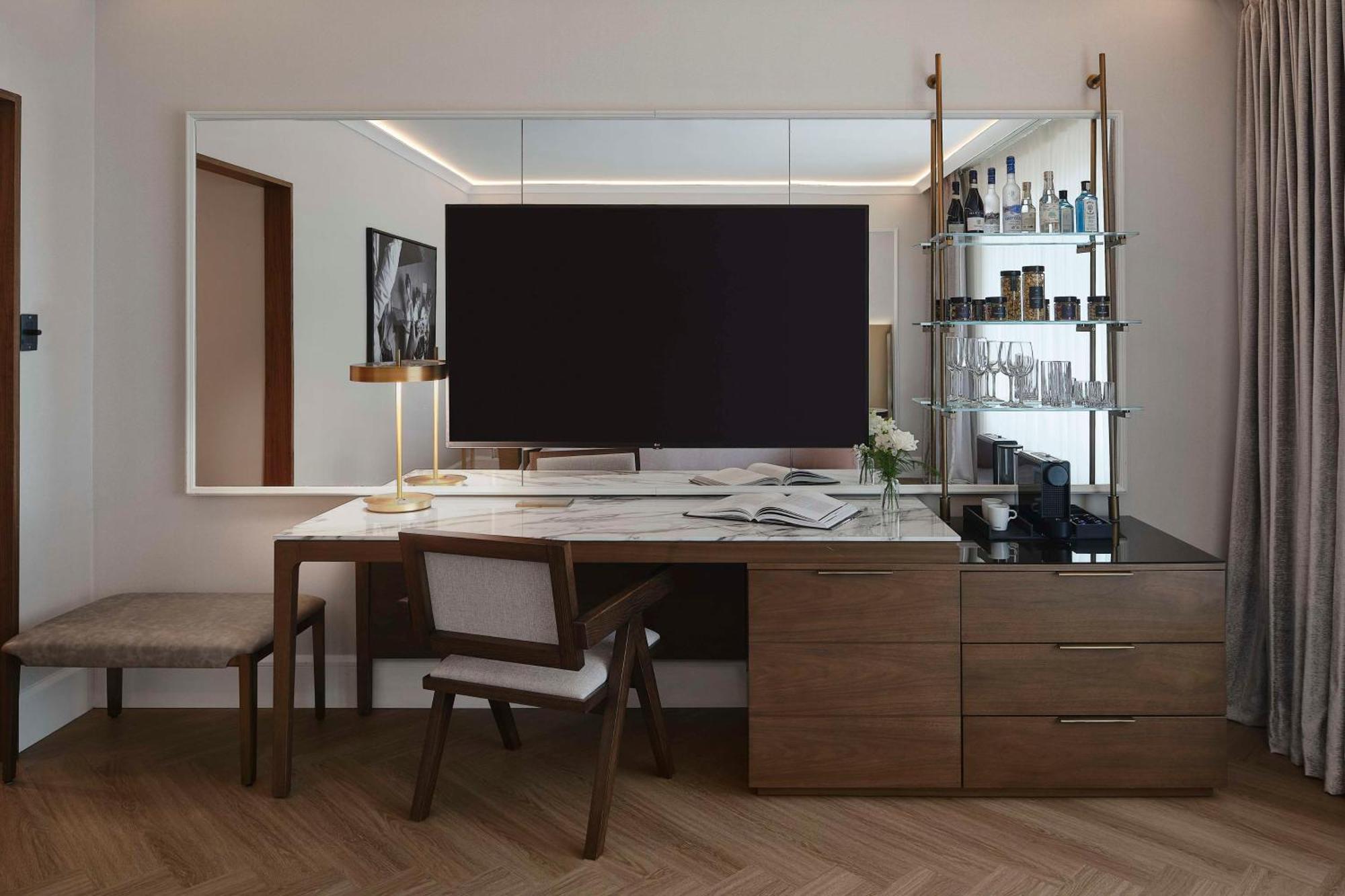 Vogue Hotel Montreal Downtown, Curio Collection By Hilton Ngoại thất bức ảnh