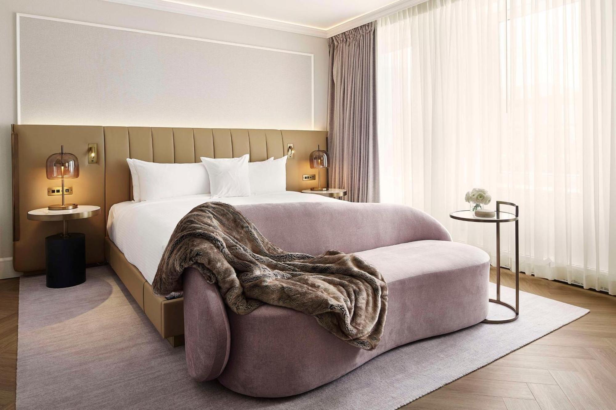 Vogue Hotel Montreal Downtown, Curio Collection By Hilton Ngoại thất bức ảnh