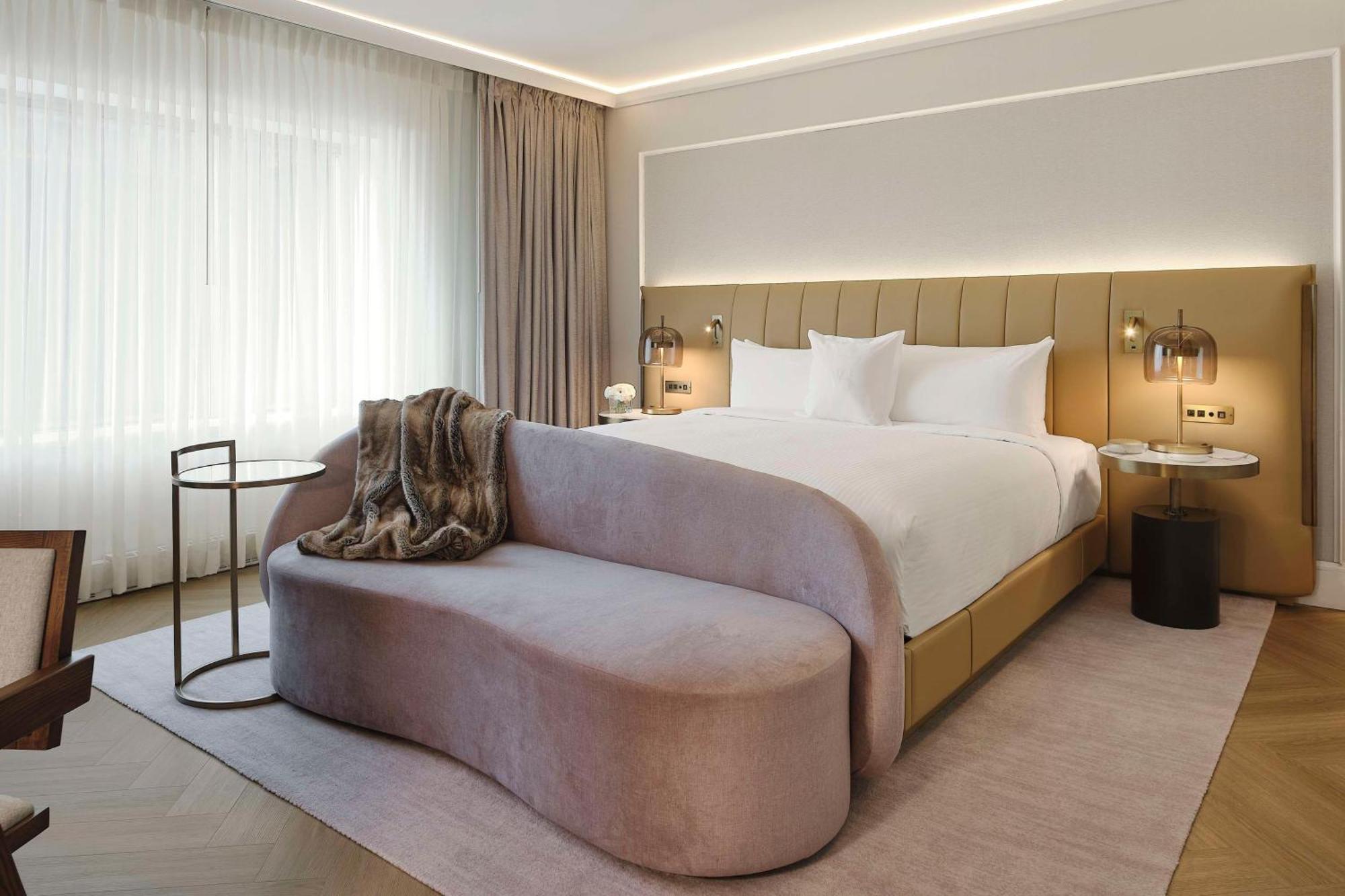 Vogue Hotel Montreal Downtown, Curio Collection By Hilton Ngoại thất bức ảnh