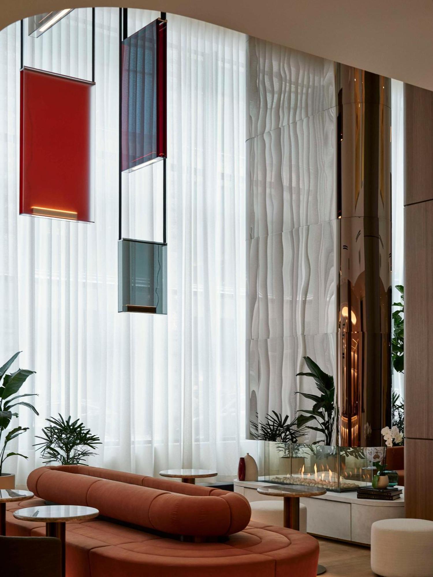 Vogue Hotel Montreal Downtown, Curio Collection By Hilton Ngoại thất bức ảnh